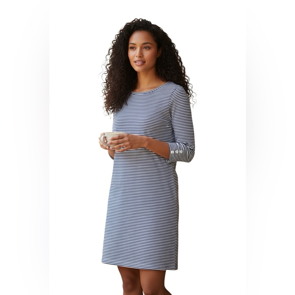Women’s Brenton Striped Knit White & Black  3/4 Sleeves Dress. Size M-L. SKU 284